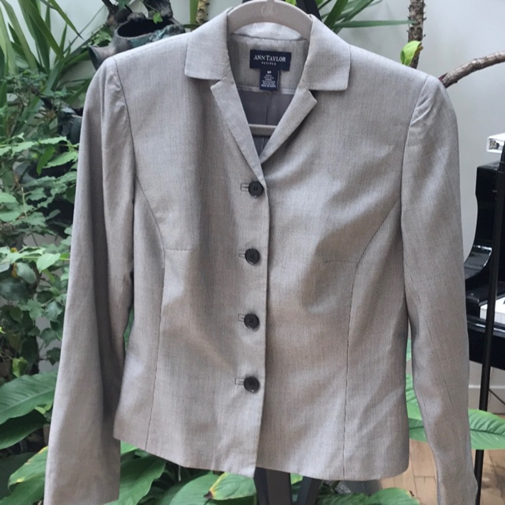 Ann Taylor 6P blazer